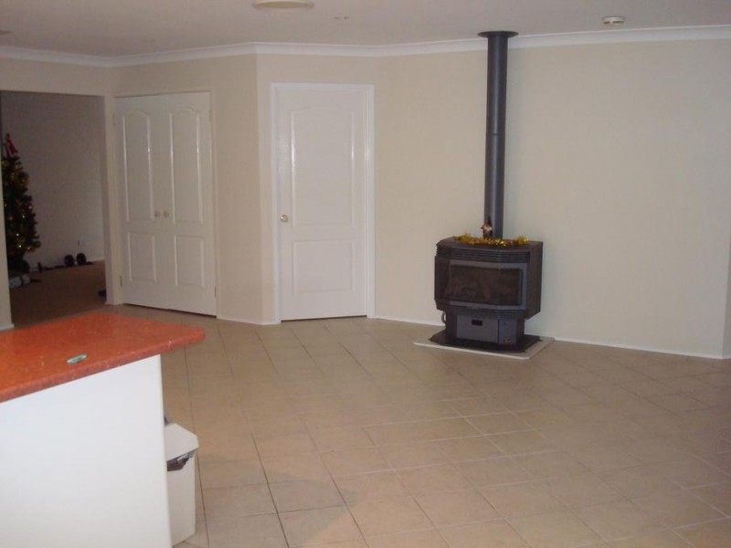 4 Maybush Avenue, Thornton NSW 2322