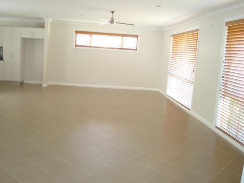 1A Michael Hill Avenue, Woodberry NSW 2322
