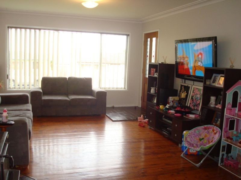 72 Kookaburra Parade, Woodberry NSW 2322