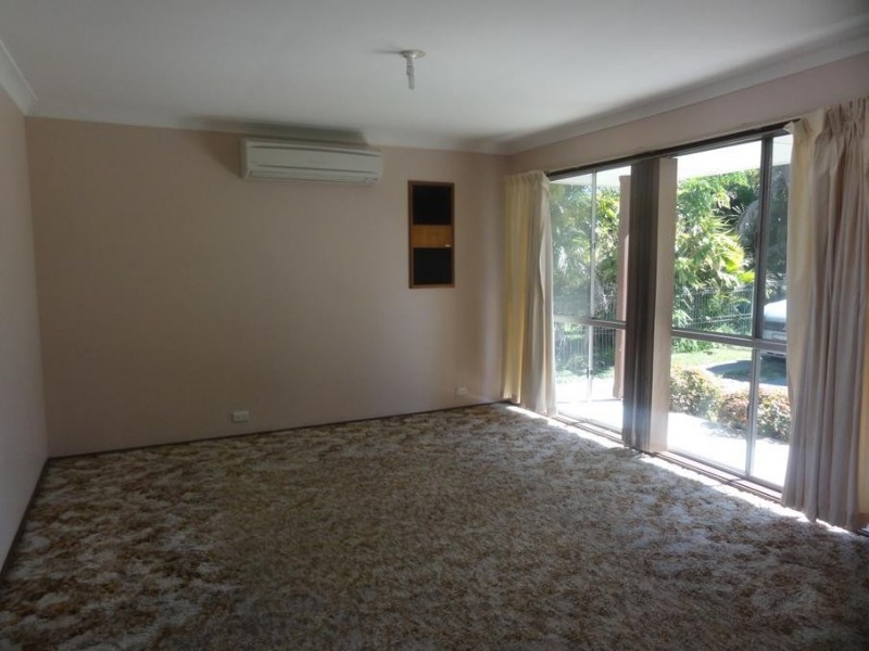 11 Burbank Close, Tarro NSW 2322