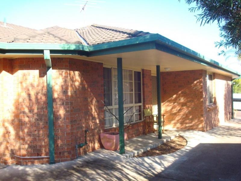 2/52 Waterbush Crescent, Woodberry NSW 2322