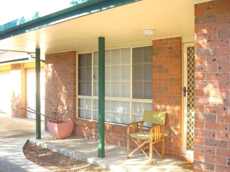 2/52 Waterbush Crescent, Woodberry NSW 2322