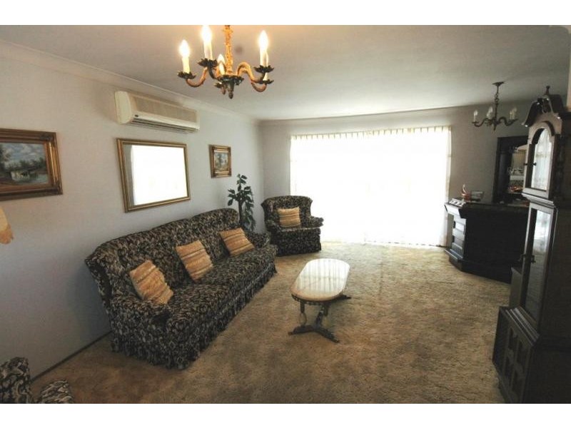 8 Paston Street, Tarro NSW 2322