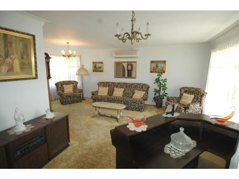 8 Paston Street, Tarro NSW 2322