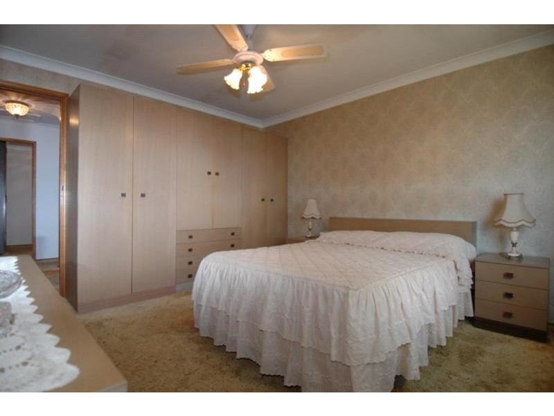 8 Paston Street, Tarro NSW 2322