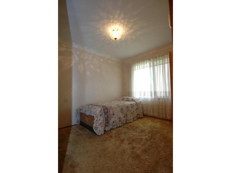 8 Paston Street, Tarro NSW 2322