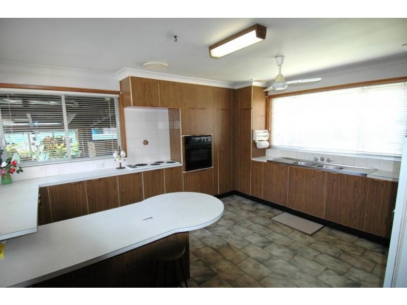 8 Paston Street, Tarro NSW 2322