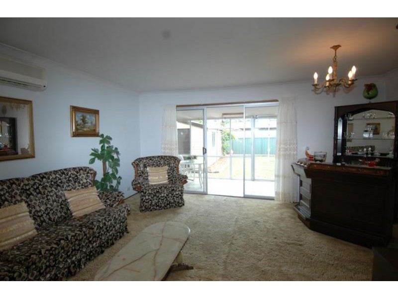 8 Paston Street, Tarro NSW 2322