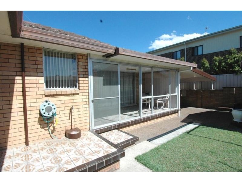 8 Paston Street, Tarro NSW 2322