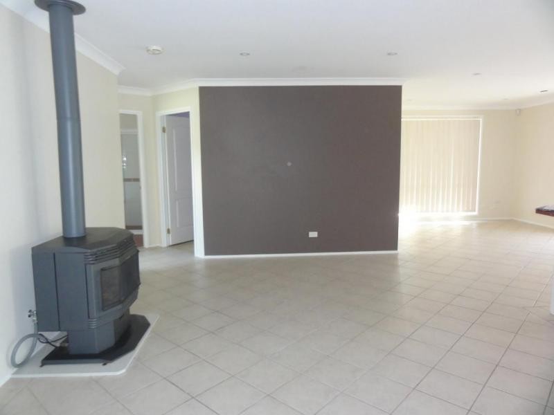 4 Maybush Avenue, Thornton NSW 2322