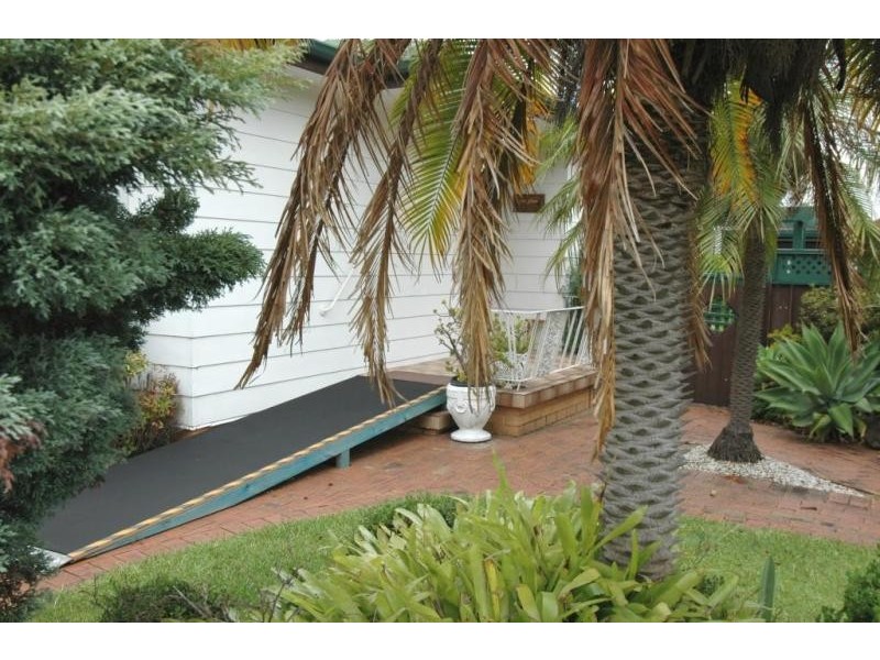 7 Thirlmere Parade, Tarro NSW 2322