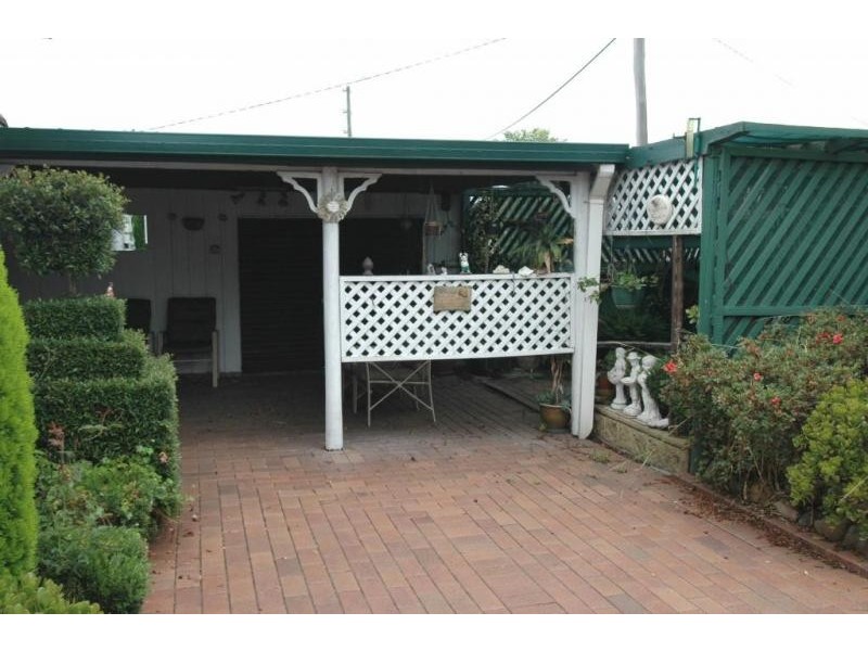 7 Thirlmere Parade, Tarro NSW 2322