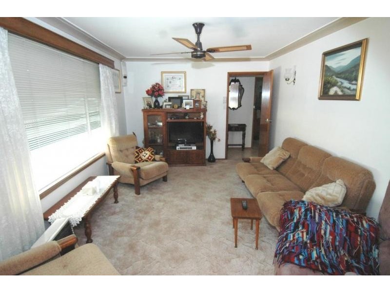 7 Thirlmere Parade, Tarro NSW 2322