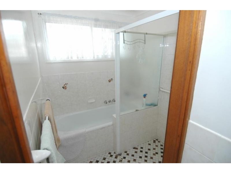 7 Thirlmere Parade, Tarro NSW 2322