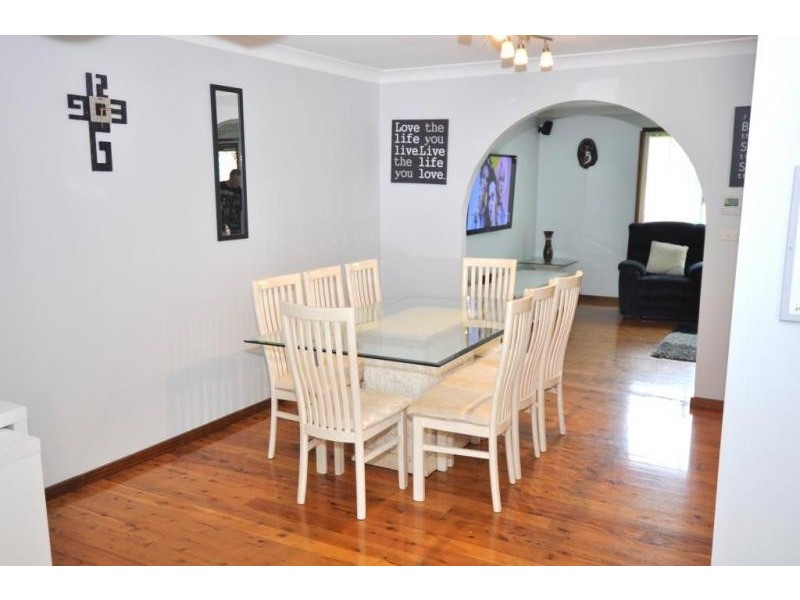 13 Woolley Close, Thornton NSW 2322