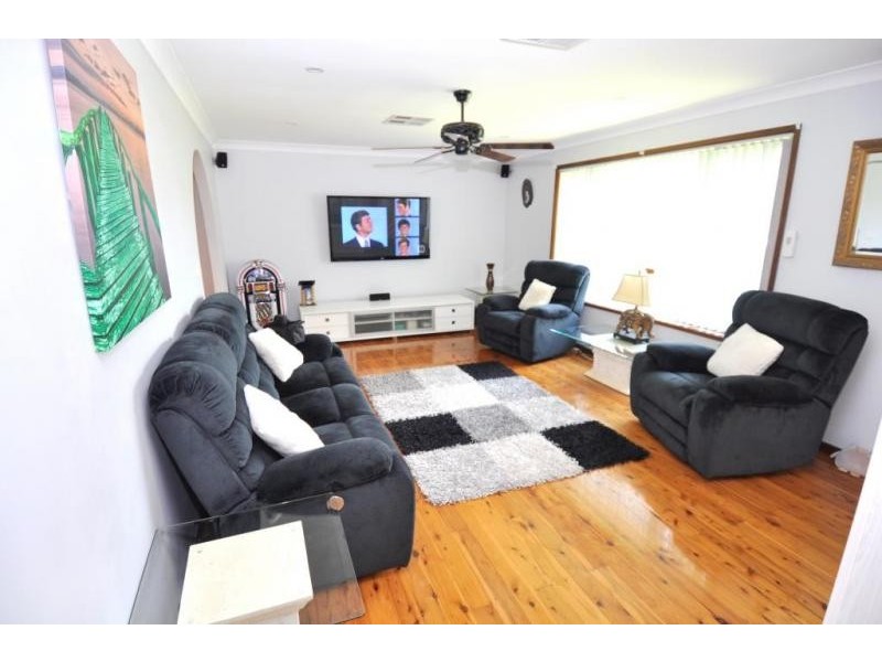 13 Woolley Close, Thornton NSW 2322