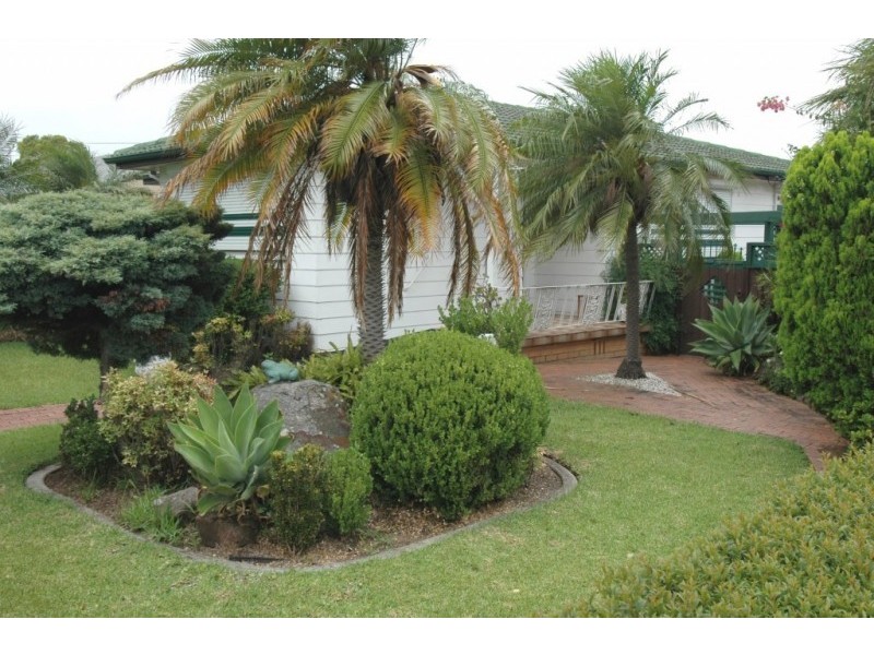 7 Thirlmere Parade, Tarro NSW 2322