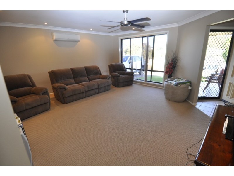 27 Parl Street, East Maitland NSW 2323