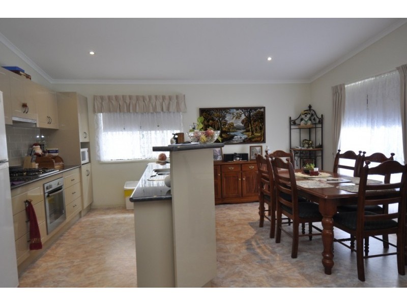 102 First Avenue (Palm Village), Tarro NSW 2322