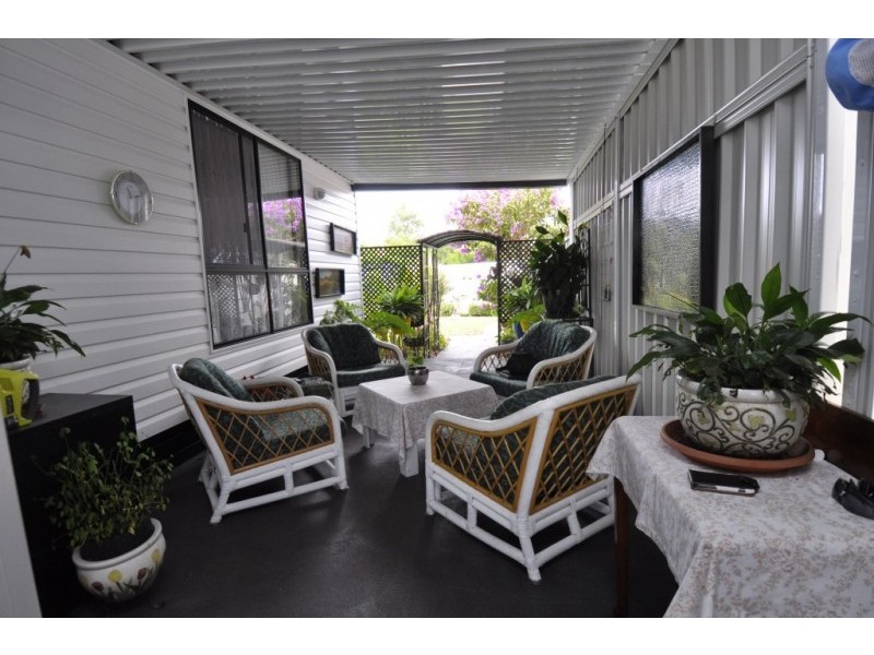 102 First Avenue (Palm Village), Tarro NSW 2322