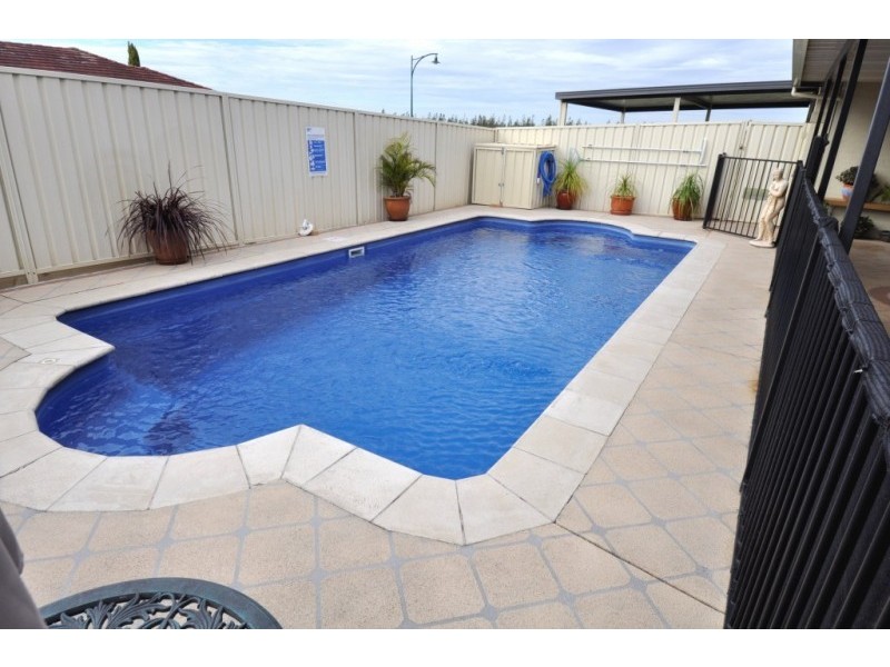 6 Macadamia Place, Thornton NSW 2322