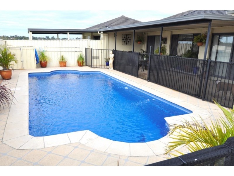 6 Macadamia Place, Thornton NSW 2322