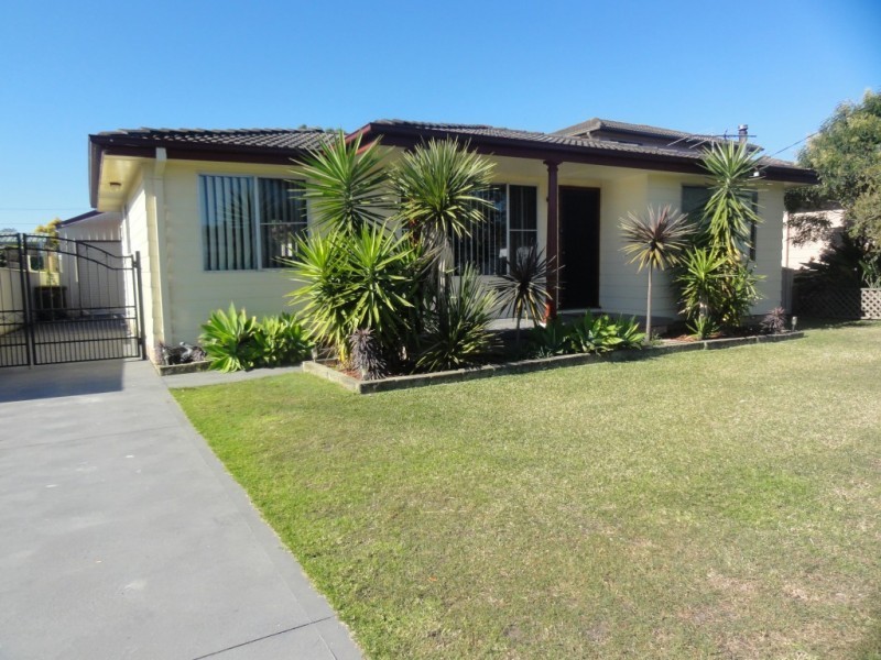 36 Burgess Parade, Tarro NSW 2322