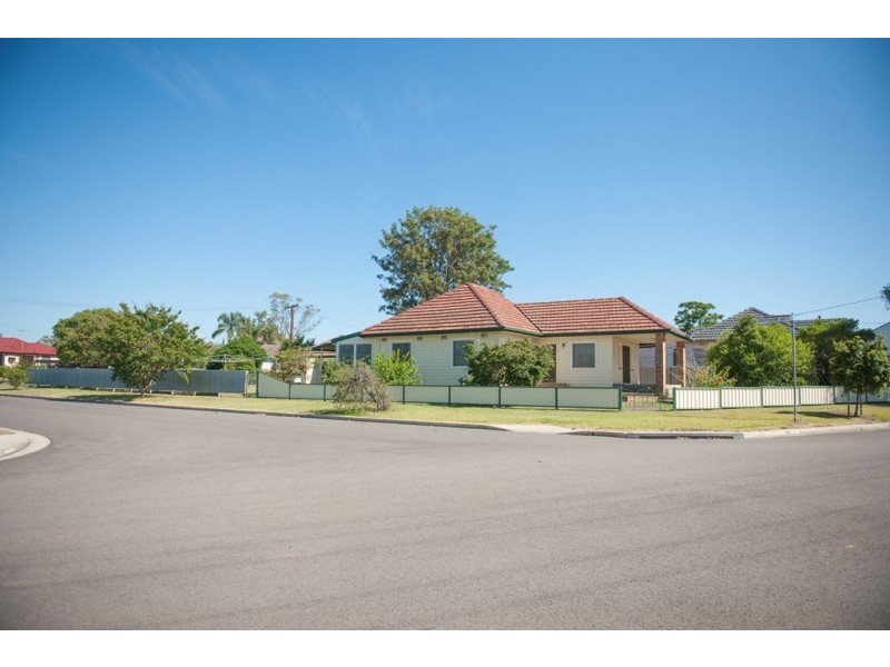 22 Eastern Avenue, Tarro NSW 2322