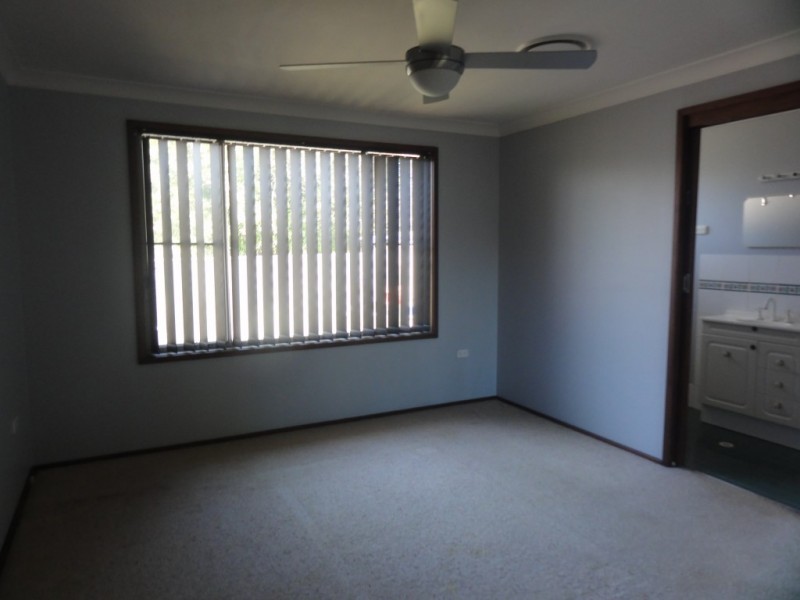 36 Burgess Parade, Tarro NSW 2322