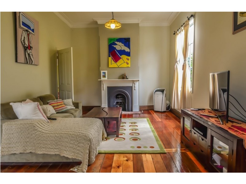 136 Lindsay Street, Hamilton NSW 2303