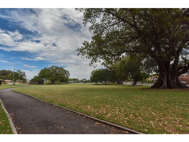 136 Lindsay Street, Hamilton NSW 2303