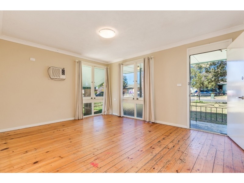 17 Kingstown Road, Woodberry NSW 2322