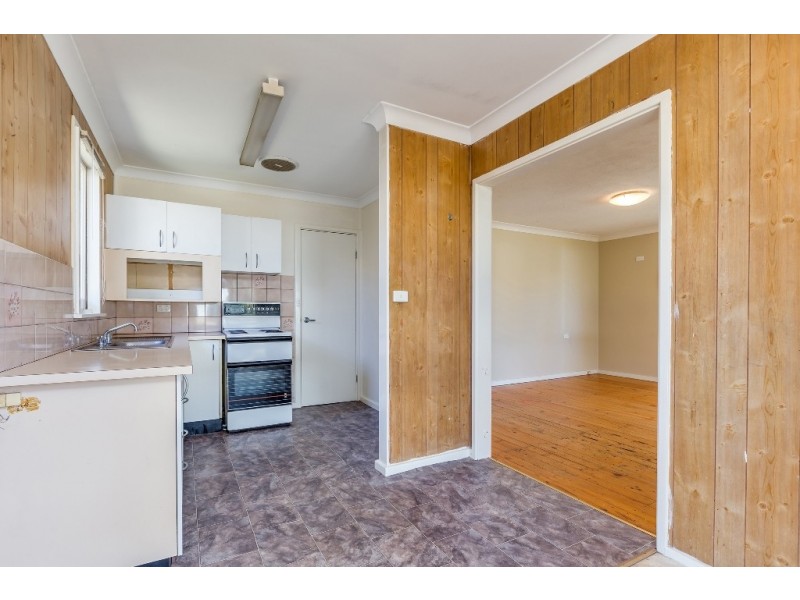 17 Kingstown Road, Woodberry NSW 2322