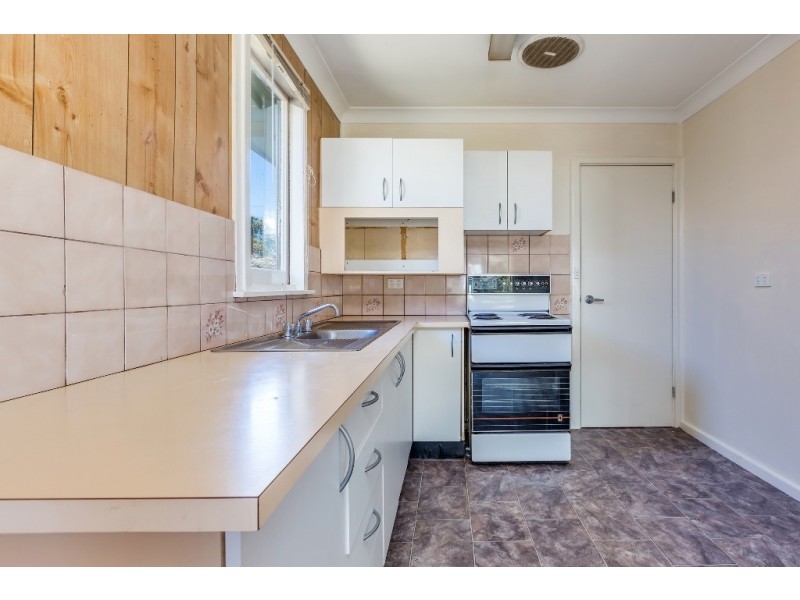 17 Kingstown Road, Woodberry NSW 2322