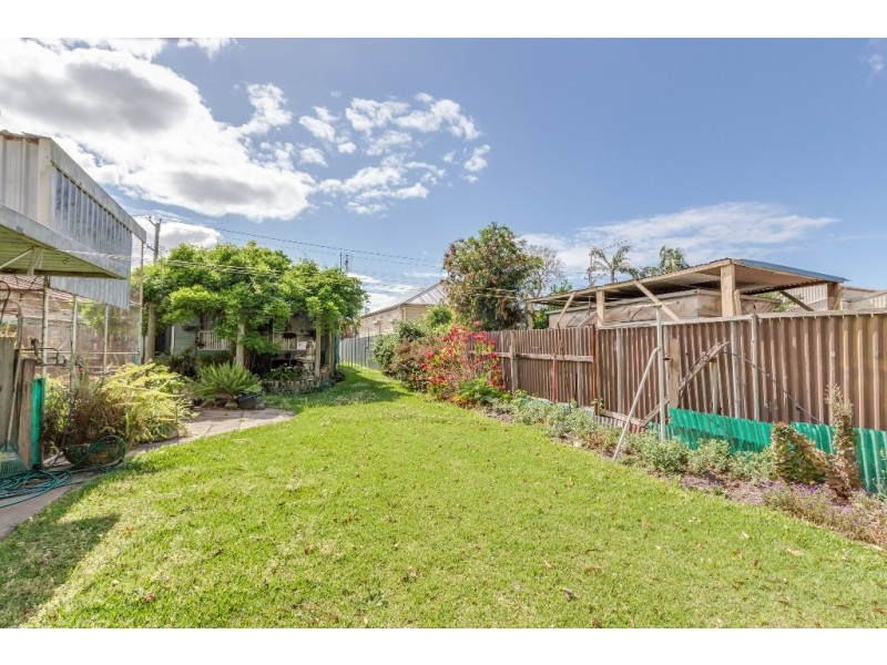 183 Old Maitland Road, Hexham NSW 2322