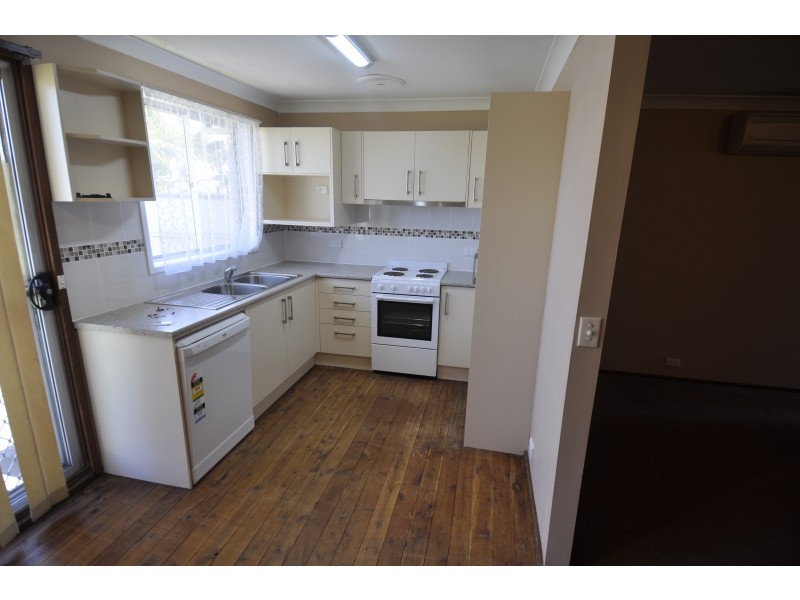 11 Burbank Close, Tarro NSW 2322