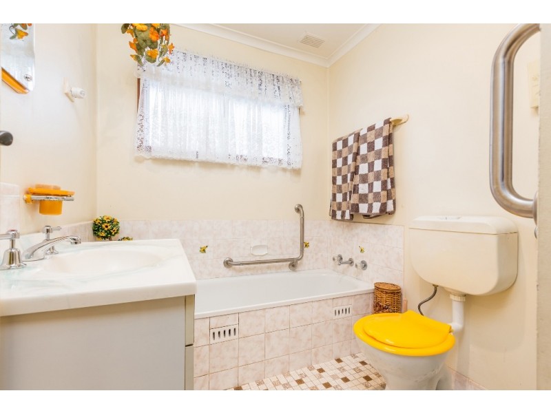 4 Burbank Close, Tarro NSW 2322