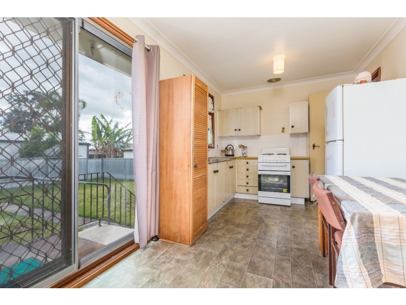 4 Burbank Close, Tarro NSW 2322