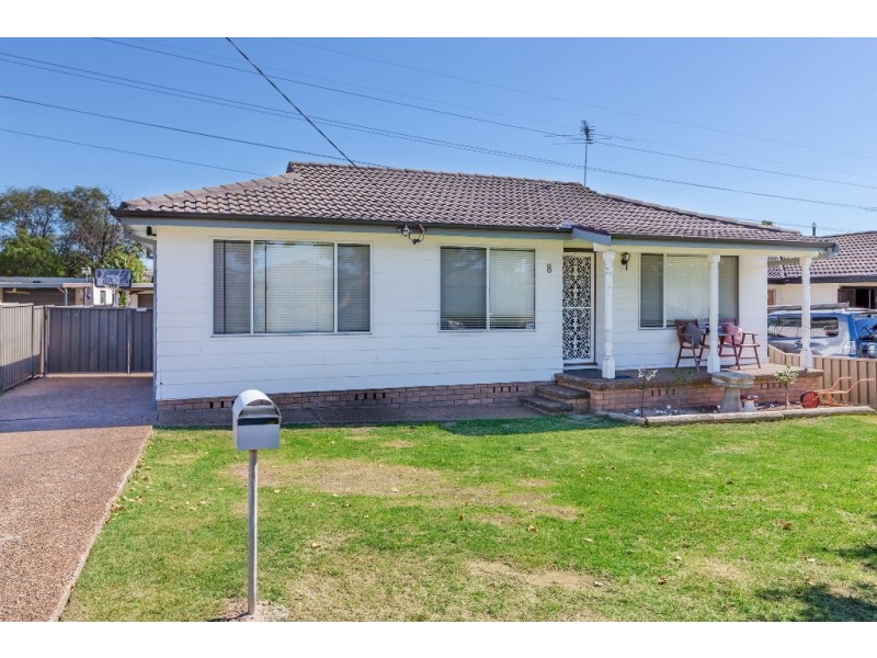 8 Curlew Crescent, Woodberry NSW 2322