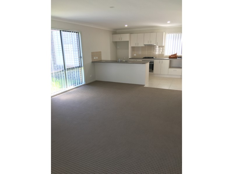 6 Skylark Avenue, Thornton NSW 2322