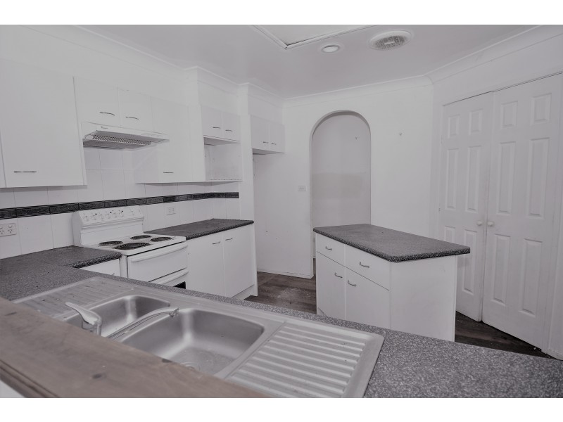 41 Sapphire Drive, Tarro NSW 2322