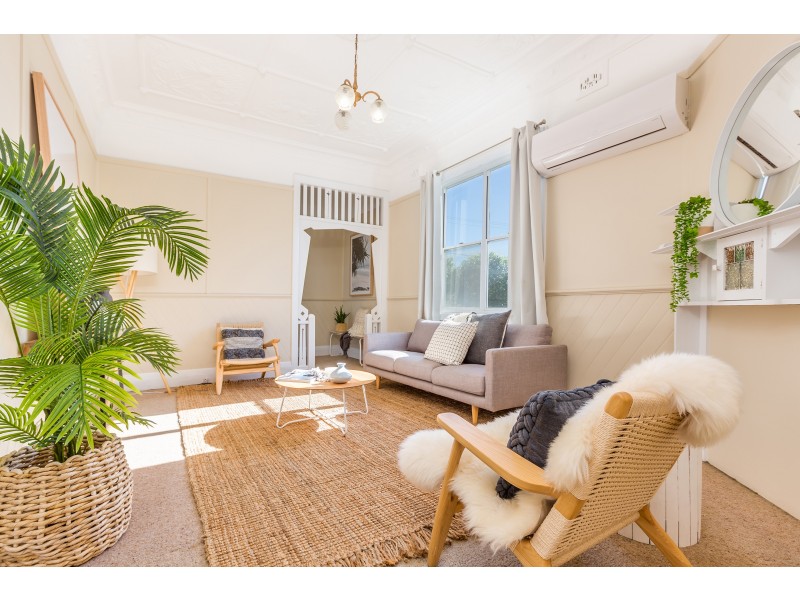 11 Narara Road, Adamstown NSW 2289