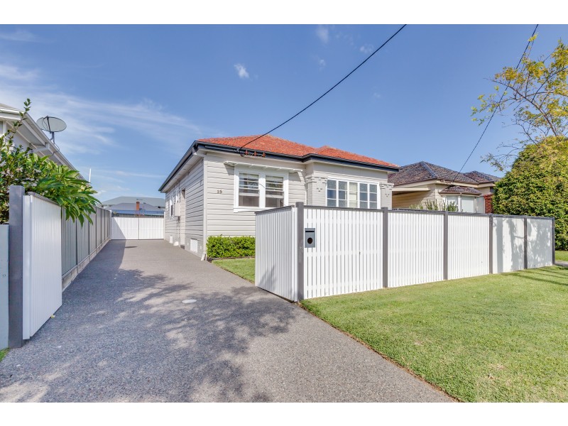 15 Eighth Street, Adamstown NSW 2289