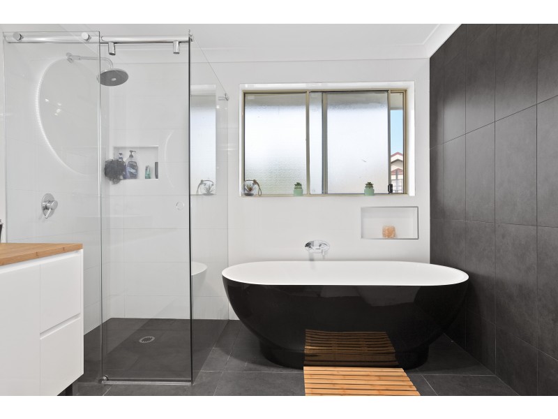 12 Whiteley Avenue, Metford NSW 2323