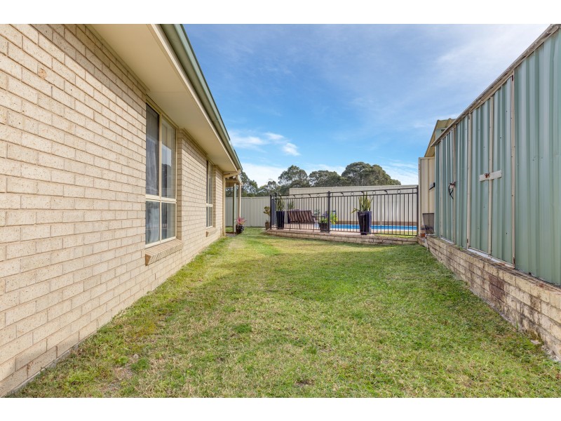 12 Whiteley Avenue, Metford NSW 2323
