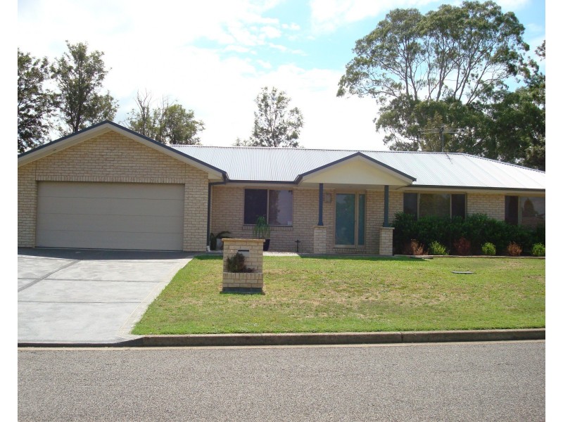 1a Michael Hill Avenue, Woodberry NSW 2322