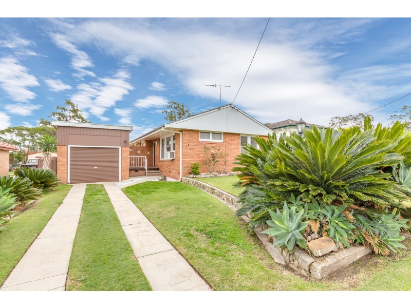 8 Lister Avenue, Tarro NSW 2322