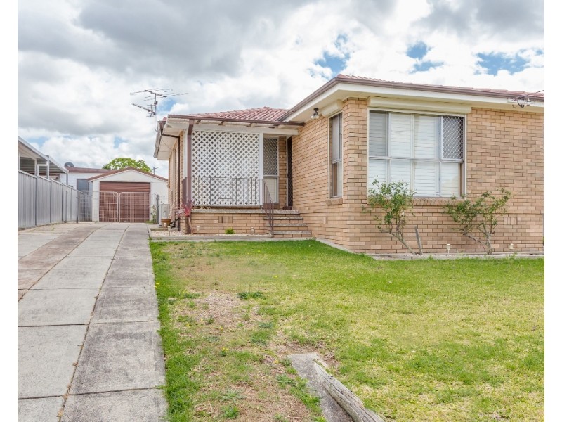 4 Burbank Close, Tarro NSW 2322