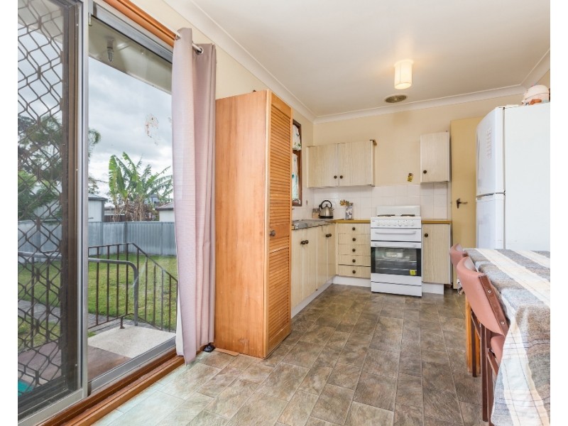 4 Burbank Close, Tarro NSW 2322