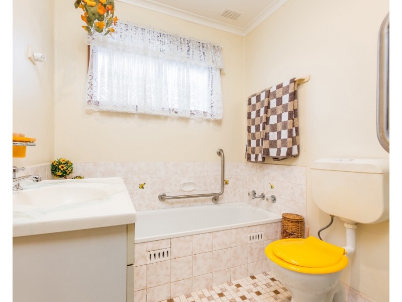 4 Burbank Close, Tarro NSW 2322